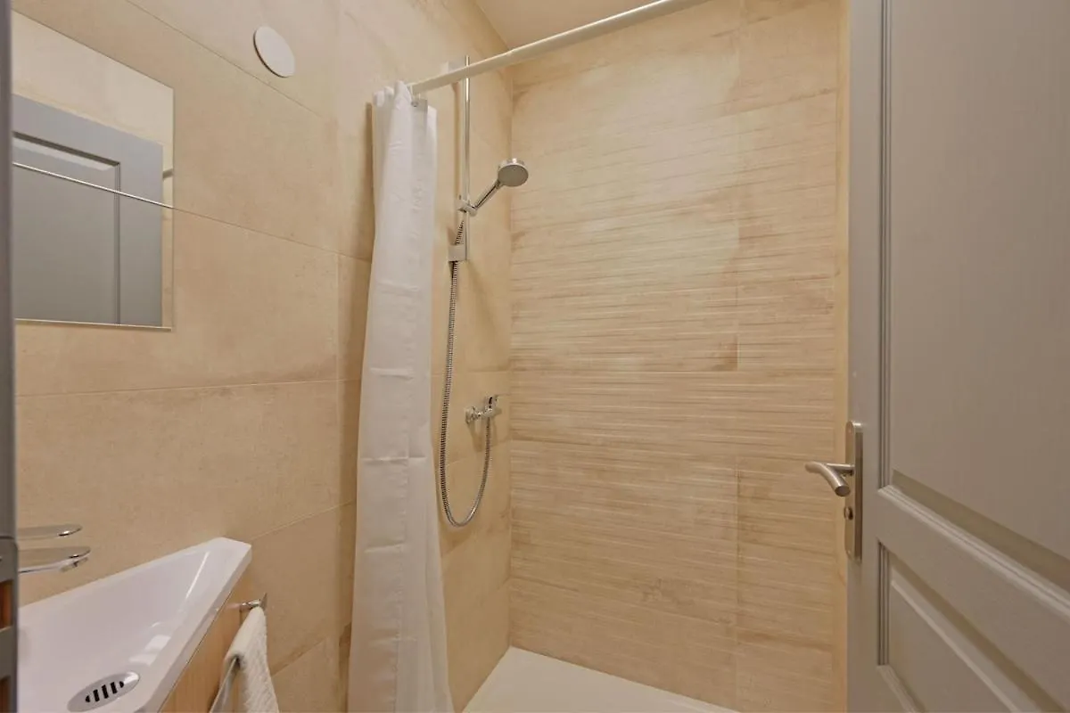 Holiday home Maison Carry - Clim - Wi-Fi - Terrasse Avignon